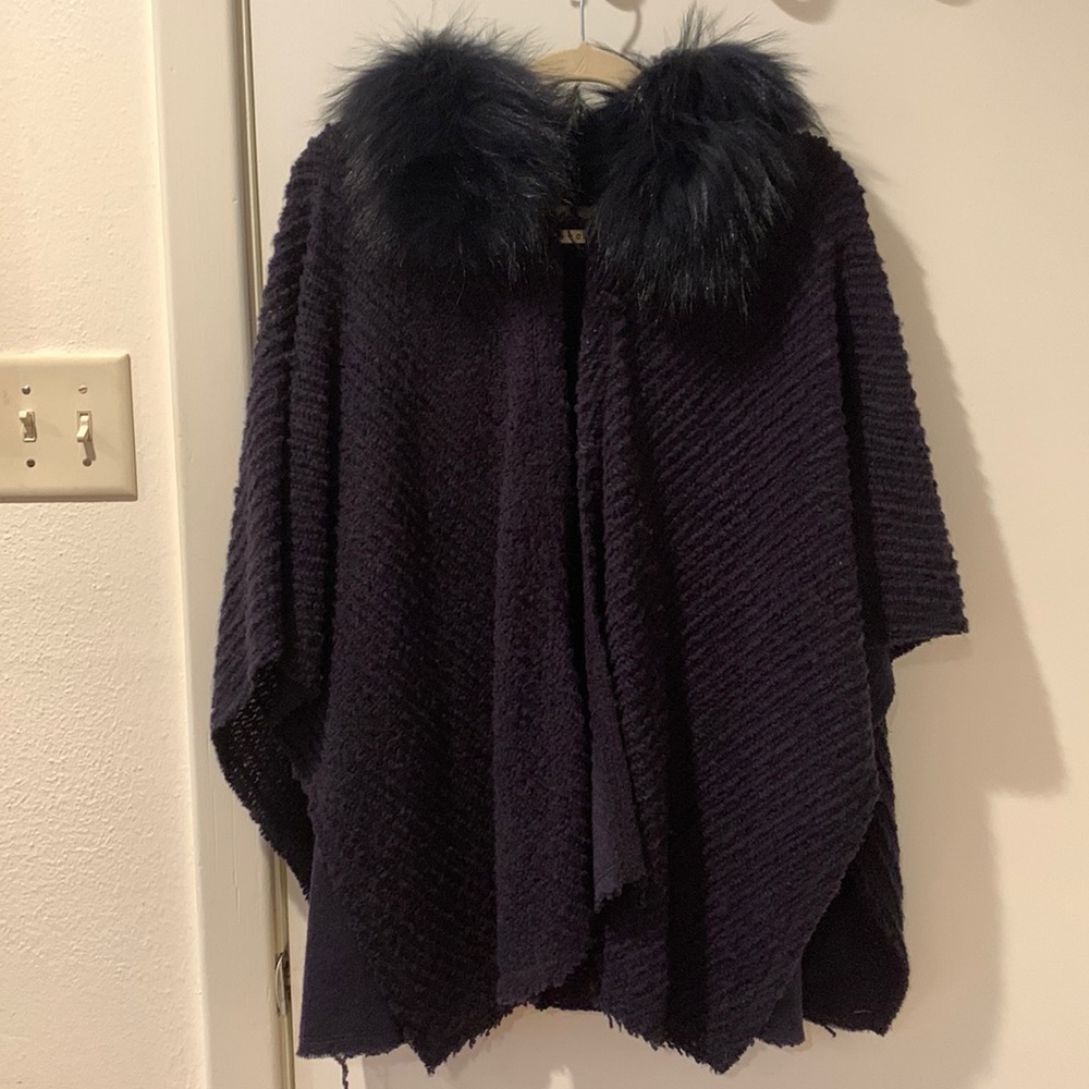 Alice and Olivia cape with fox fur collar